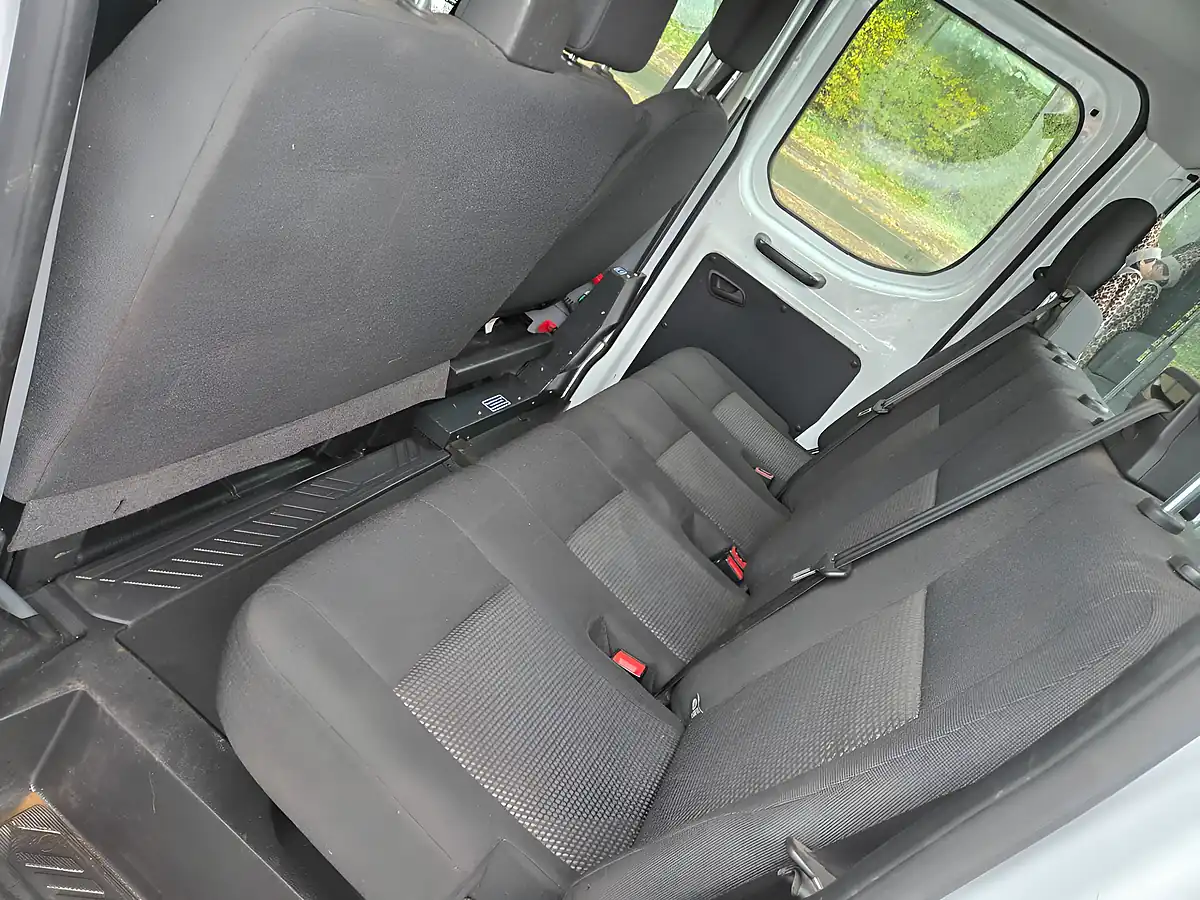 Used 2018 Ford Transit Tipper Crew Van White - Interior and Exterior details 6