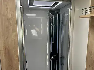 Used 2018 Frankia I 640 Sd - Interior and Exterior details 18