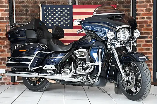 2018 Harley-Davidson CVO FLHTKSE Electra Glide Ultra