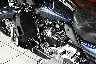Used 2018 Harley-Davidson Cvo Flhtkse Electra Glide Ultra Limited Blue - Interior and Exterior details 10