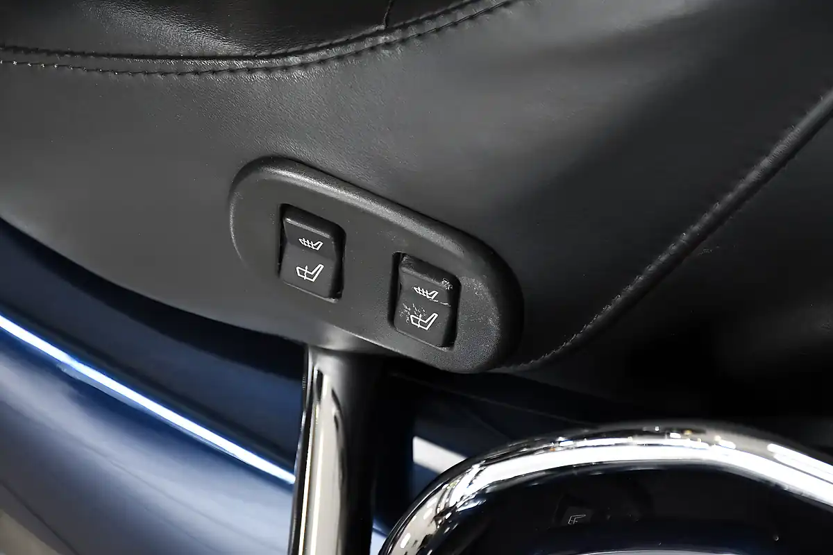 Used 2018 Harley-Davidson Cvo Flhtkse Electra Glide Ultra Limited Blue - Interior and Exterior details 16