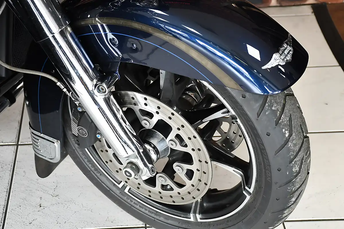 Used 2018 Harley-Davidson Cvo Flhtkse Electra Glide Ultra Limited Blue - Interior and Exterior details 18