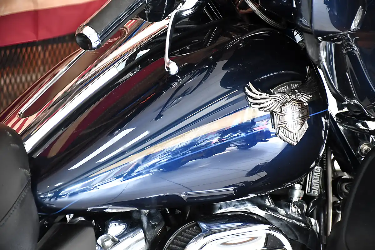 Used 2018 Harley-Davidson Cvo Flhtkse Electra Glide Ultra Limited Blue - Interior and Exterior details 2
