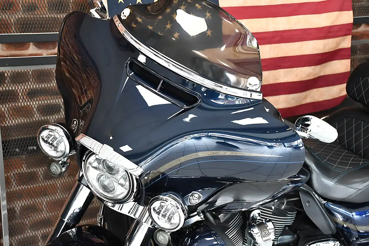 Used 2018 Harley-Davidson Cvo Flhtkse Electra Glide Ultra Limited Blue - Interior and Exterior details 8