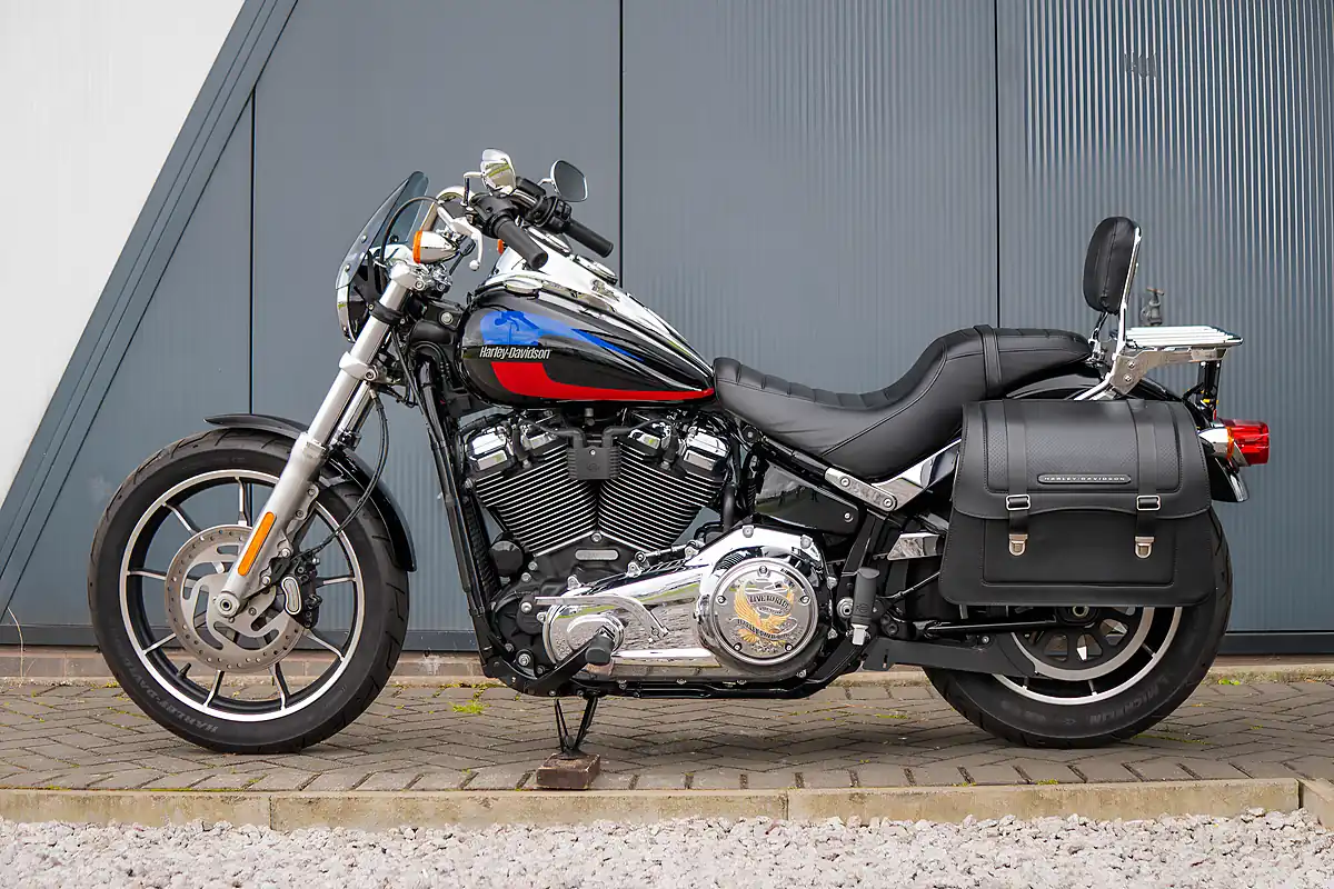 Used 2018 Harley-Davidson Low Rider Vivid Black - Interior and Exterior details 15