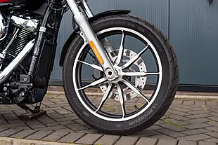 Used 2018 Harley-Davidson Low Rider Vivid Black - Interior and Exterior details 8
