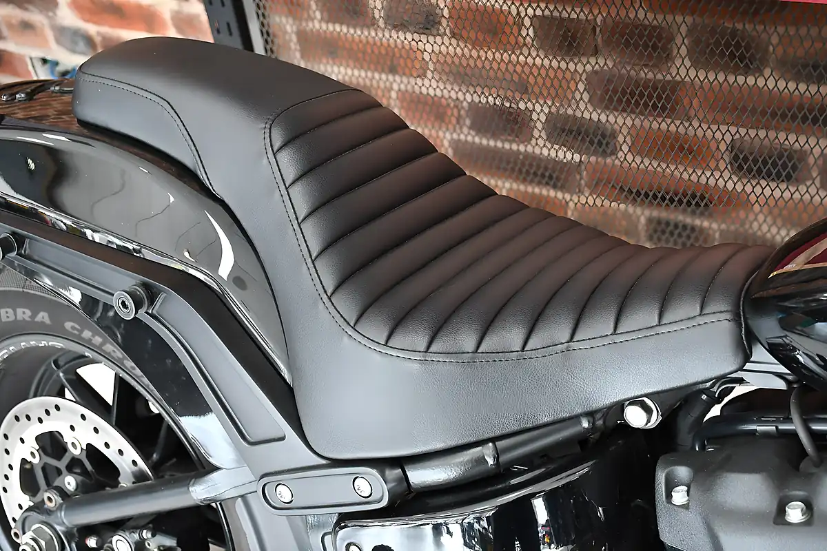 Used 2018 Harley-Davidson Softail Fat Bob Black - Interior and Exterior details 14