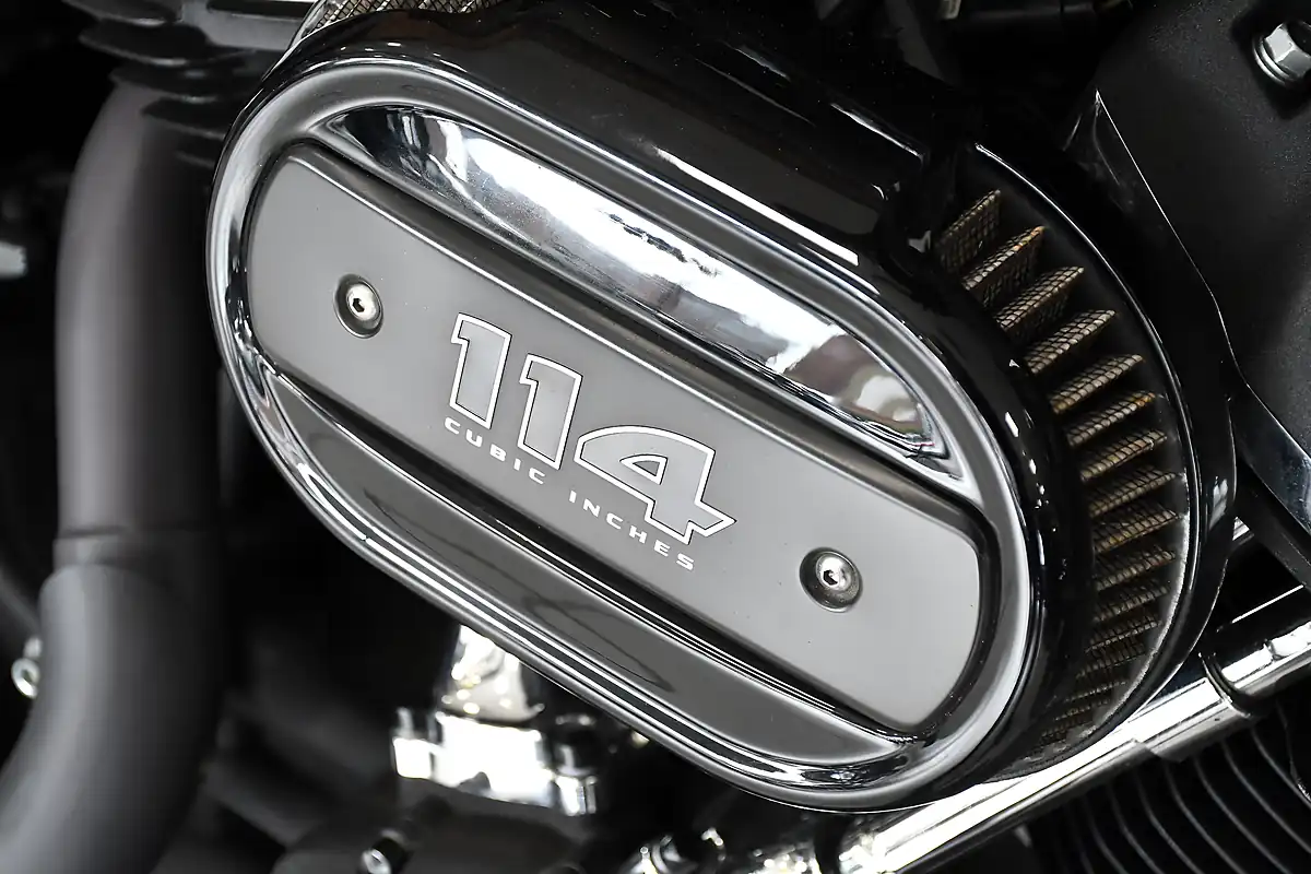Used 2018 Harley-Davidson Softail Fat Bob Black - Interior and Exterior details 15