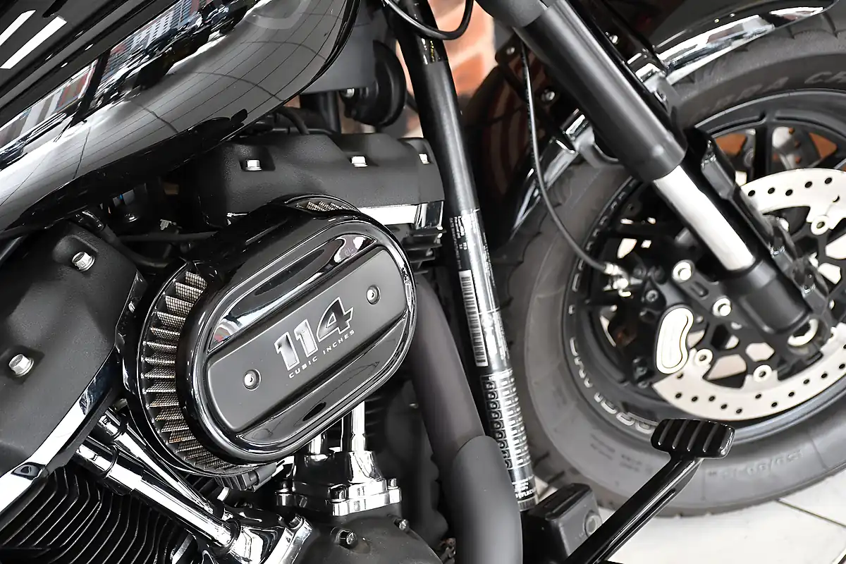 Used 2018 Harley-Davidson Softail Fat Bob Black - Interior and Exterior details 18