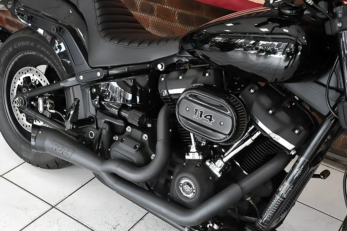 Used 2018 Harley-Davidson Softail Fat Bob Black - Interior and Exterior details 3