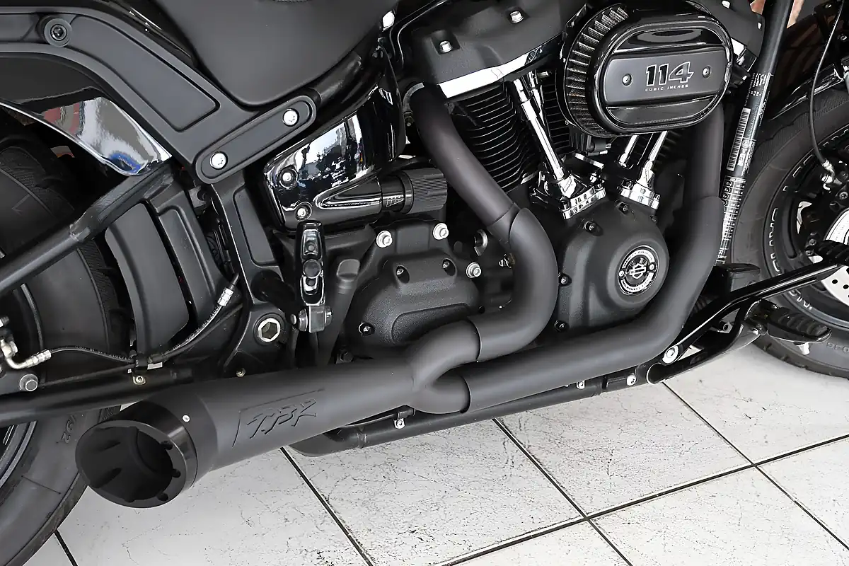 Used 2018 Harley-Davidson Softail Fat Bob Black - Interior and Exterior details 4