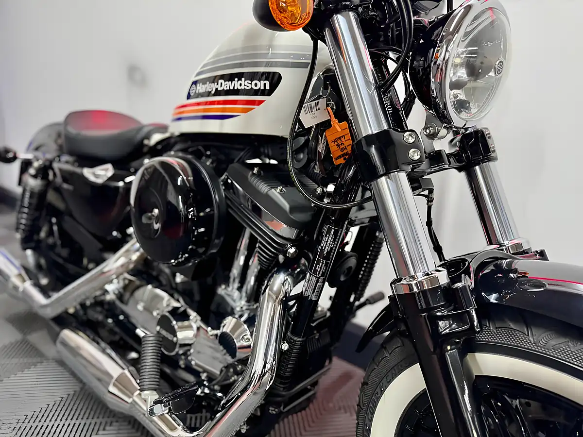 Used 2018 Harley-Davidson Sportster Forty-Eight Special White - Interior and Exterior details 20