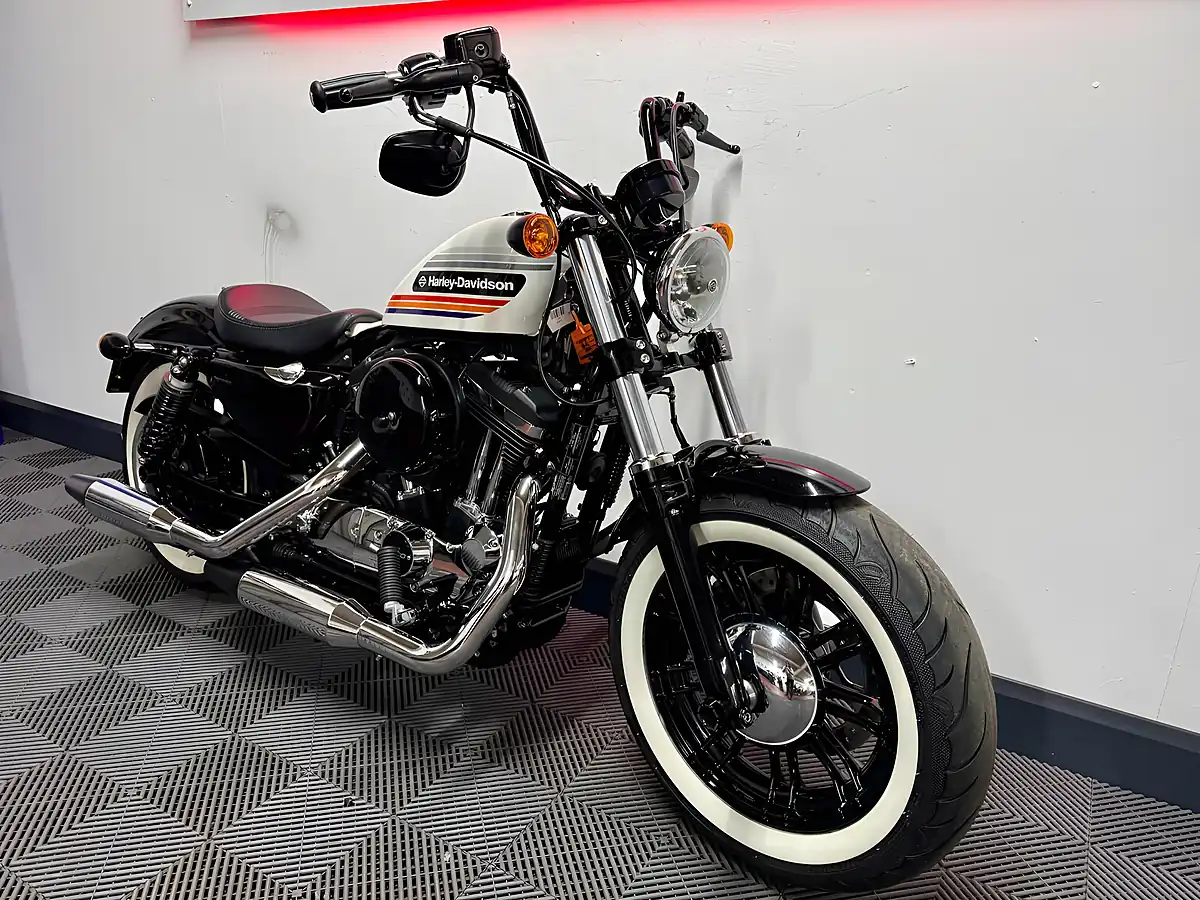 Used 2018 Harley-Davidson Sportster Forty-Eight Special White - Interior and Exterior details 4