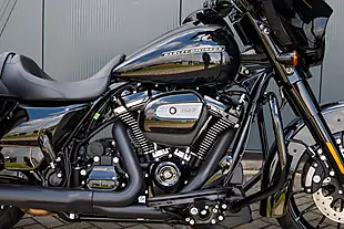 Used 2018 Harley-Davidson Street Glide Special Vivid Black - Interior and Exterior details 10