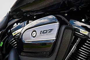 Used 2018 Harley-Davidson Street Glide Special Vivid Black - Interior and Exterior details 11