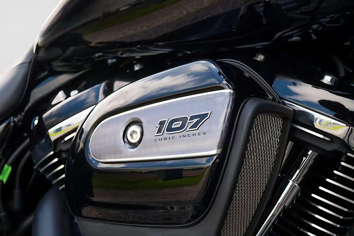 Used 2018 Harley-Davidson Street Glide Special Vivid Black - Interior and Exterior details 11