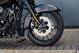 Used 2018 Harley-Davidson Street Glide Special Vivid Black - Interior and Exterior details 8
