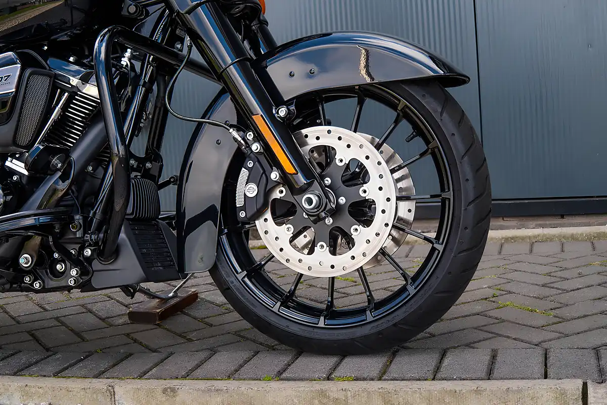 Used 2018 Harley-Davidson Street Glide Special Vivid Black - Interior and Exterior details 8