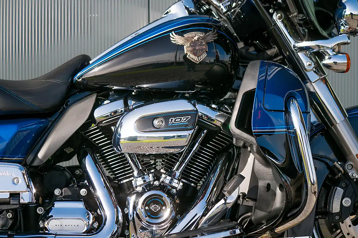 Used 2018 Harley-Davidson Ultra Limited 115th Anniversary Legend Blue/Vivid Black - Interior and Exterior details 10