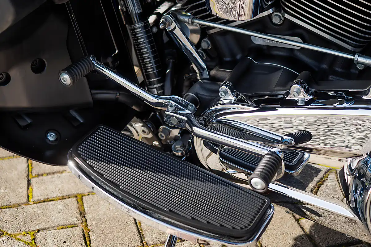 Used 2018 Harley-Davidson Ultra Limited 115th Anniversary Legend Blue/Vivid Black - Interior and Exterior details 16