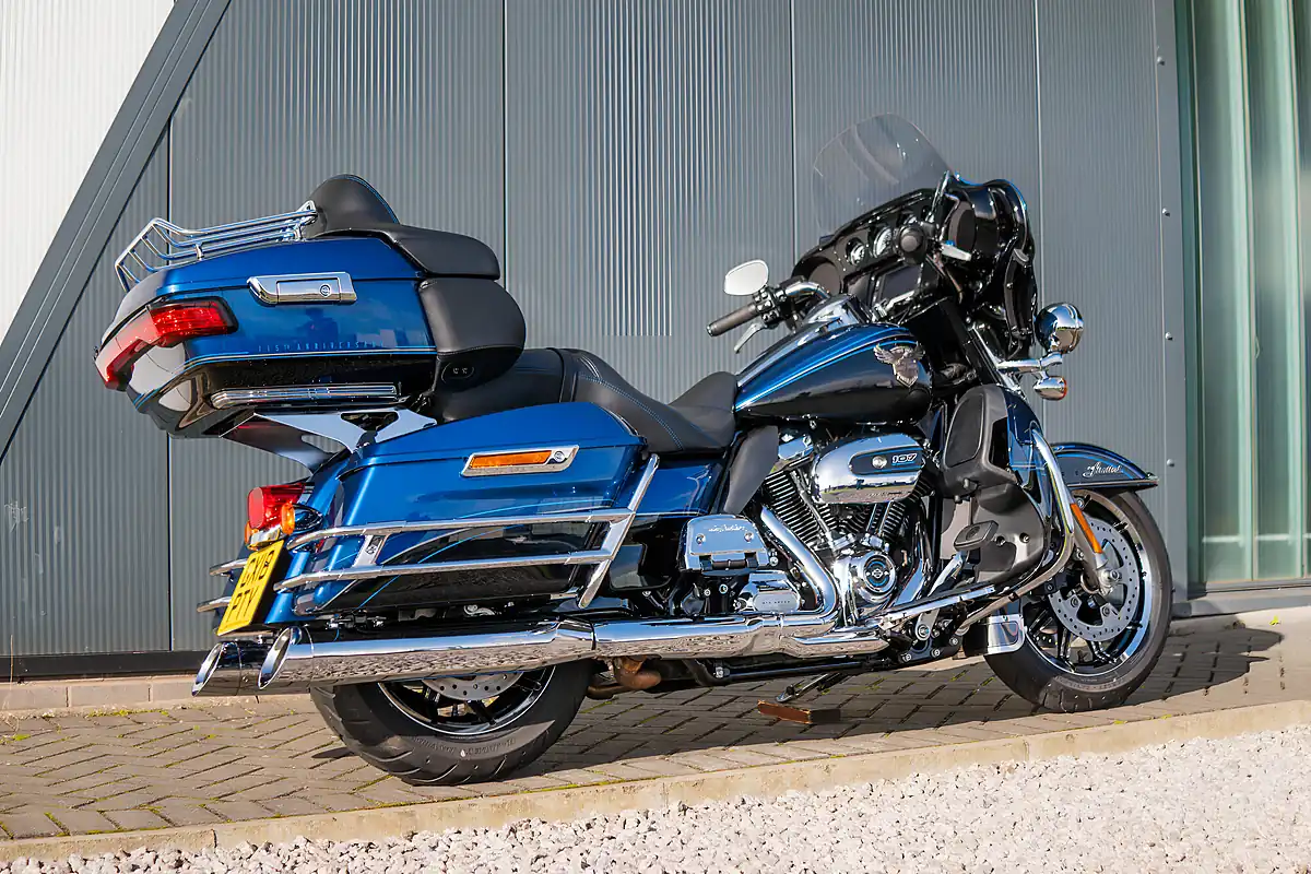Used 2018 Harley-Davidson Ultra Limited 115th Anniversary Legend Blue/Vivid Black - Interior and Exterior details 6
