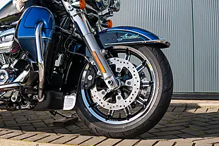 Used 2018 Harley-Davidson Ultra Limited 115th Anniversary Legend Blue/Vivid Black - Interior and Exterior details 8