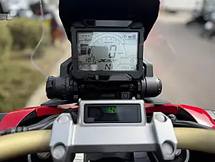 Used 2018 Honda Adv 750 J Red - Interior and Exterior details 10
