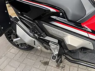 Used 2018 Honda Adv 750 J Red - Interior and Exterior details 16