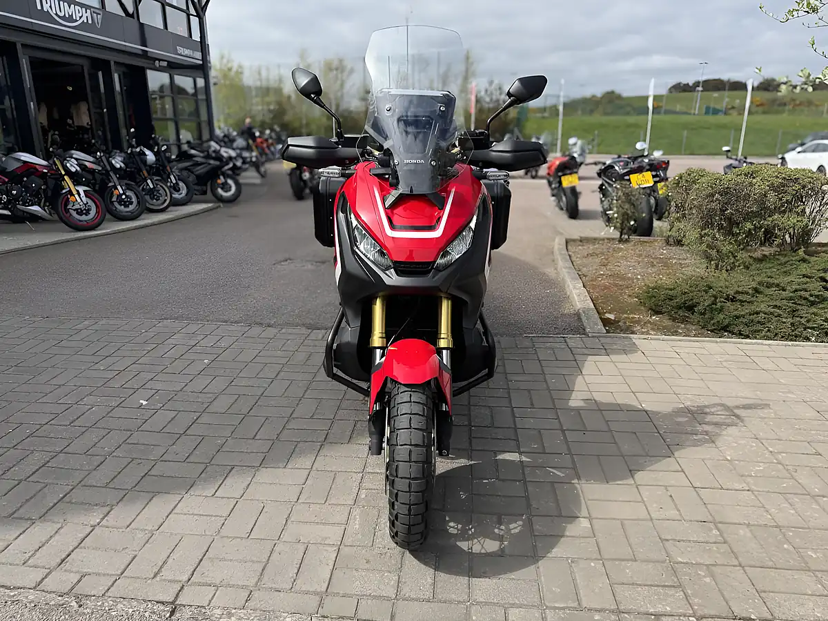 Used 2018 Honda Adv 750 J Red - Interior and Exterior details 4