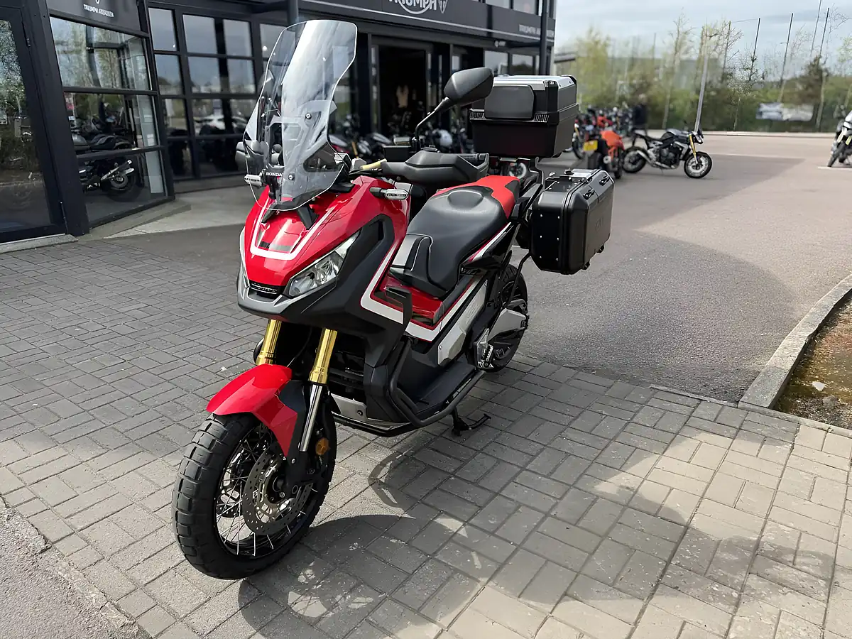 Used 2018 Honda Adv 750 J Red - Interior and Exterior details 5