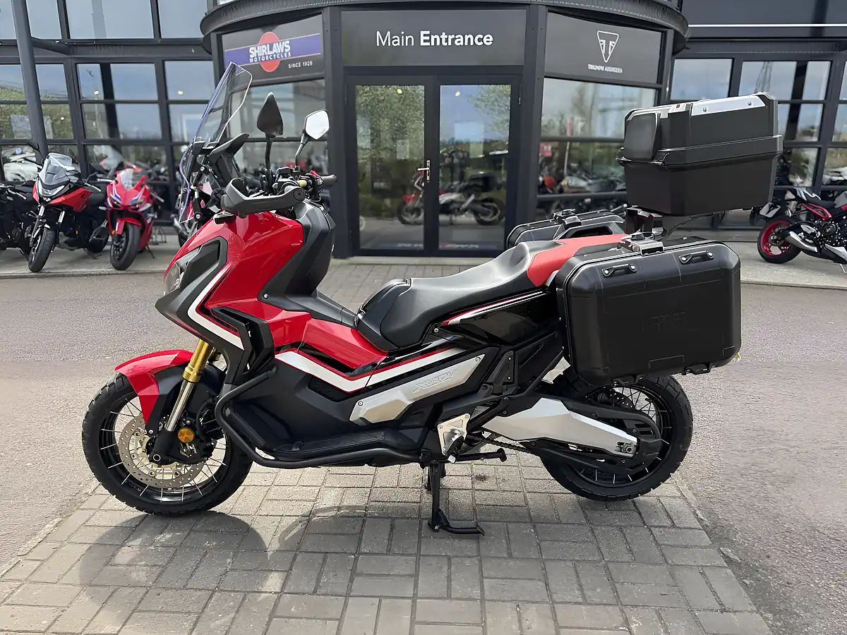 Used 2018 Honda Adv 750 J Red - Interior and Exterior details 6