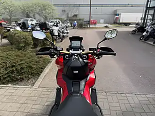 Used 2018 Honda Adv 750 J Red - Interior and Exterior details 9