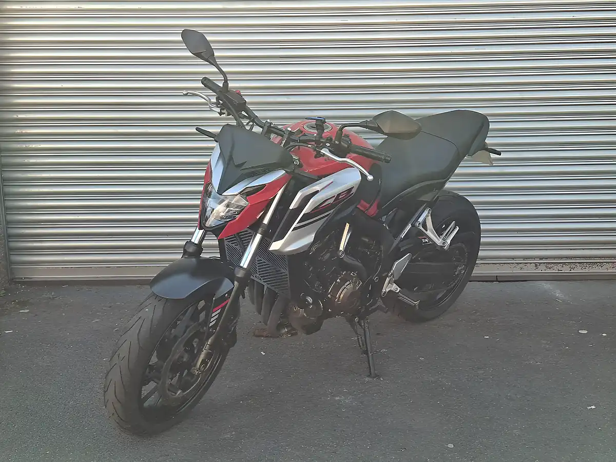 Used 2018 Honda Cb F Red - Interior and Exterior details 4