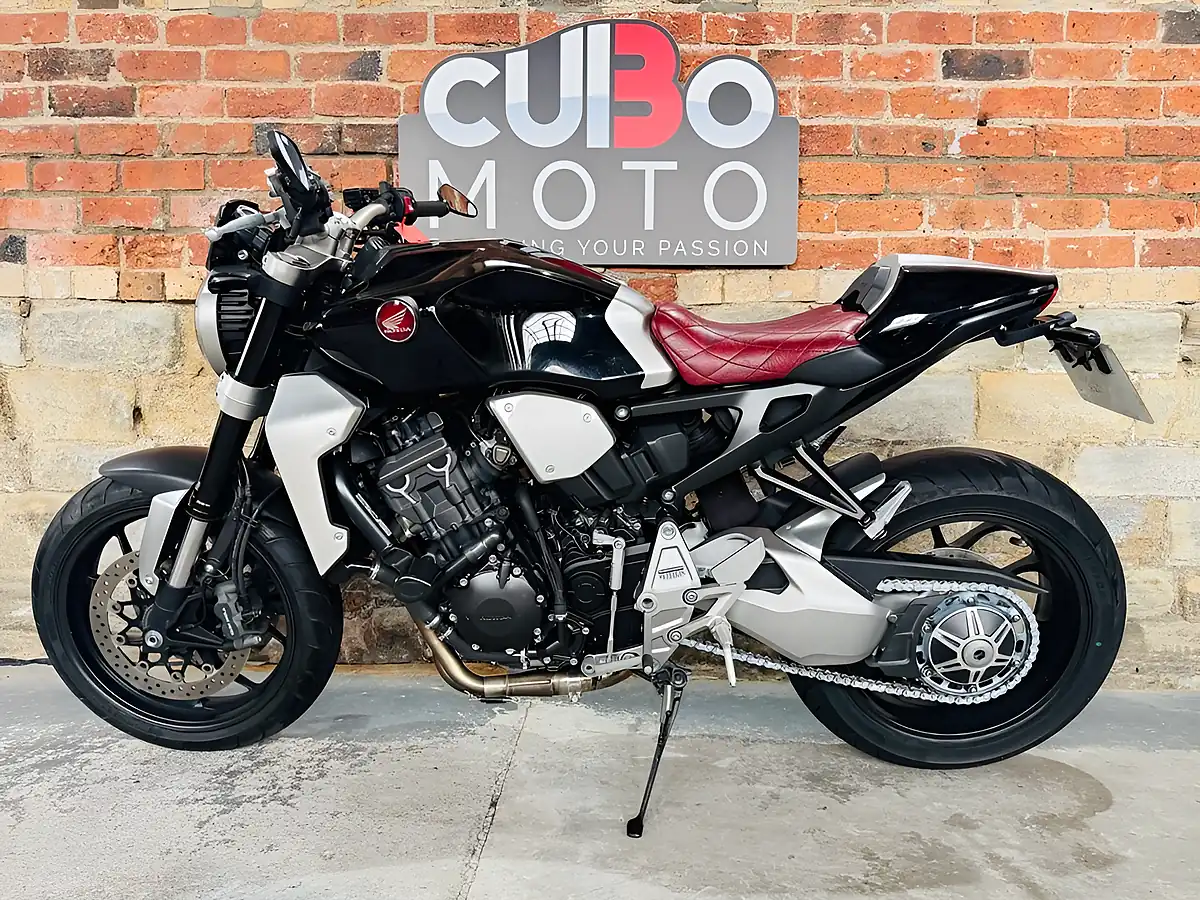 Used 2018 Honda Cb1000r Plus Black - Interior and Exterior details 11