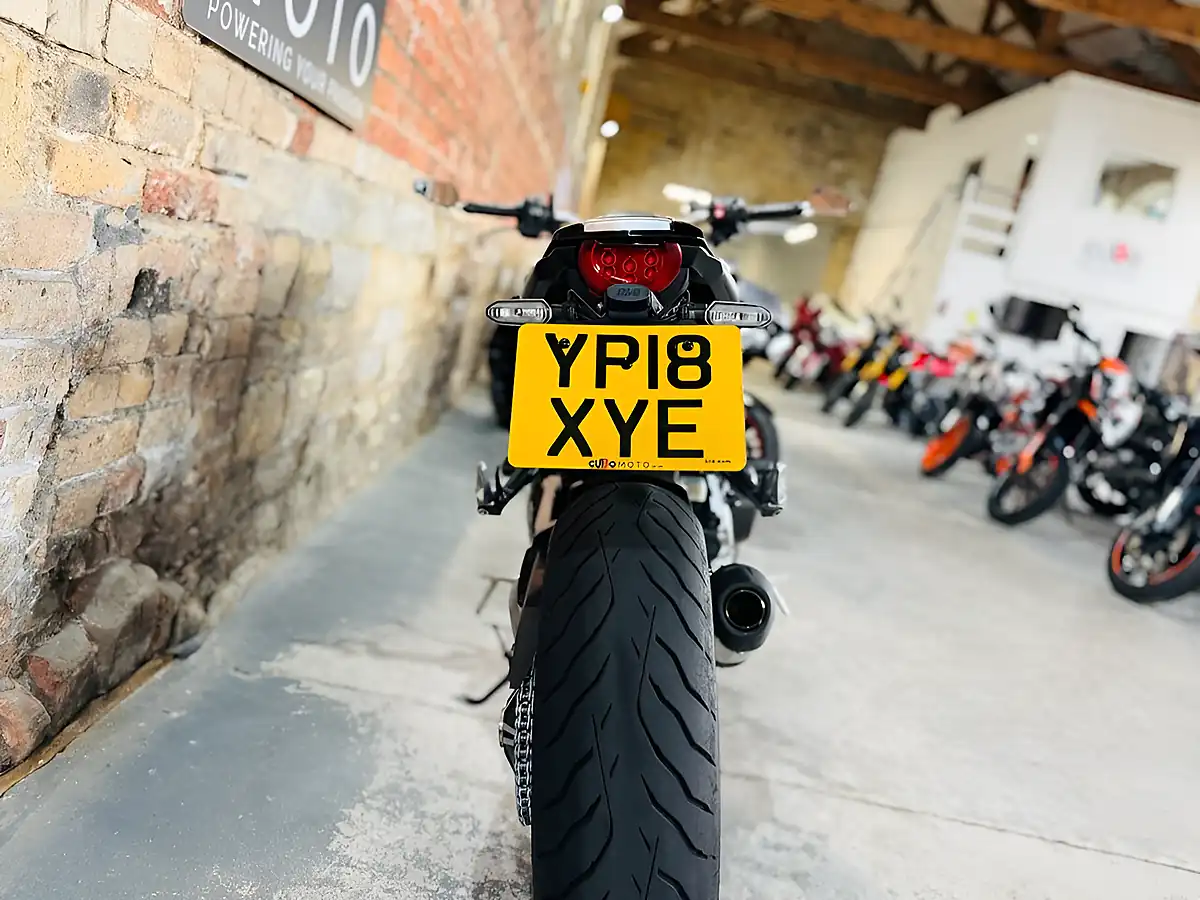 Used 2018 Honda Cb1000r Plus Black - Interior and Exterior details 18