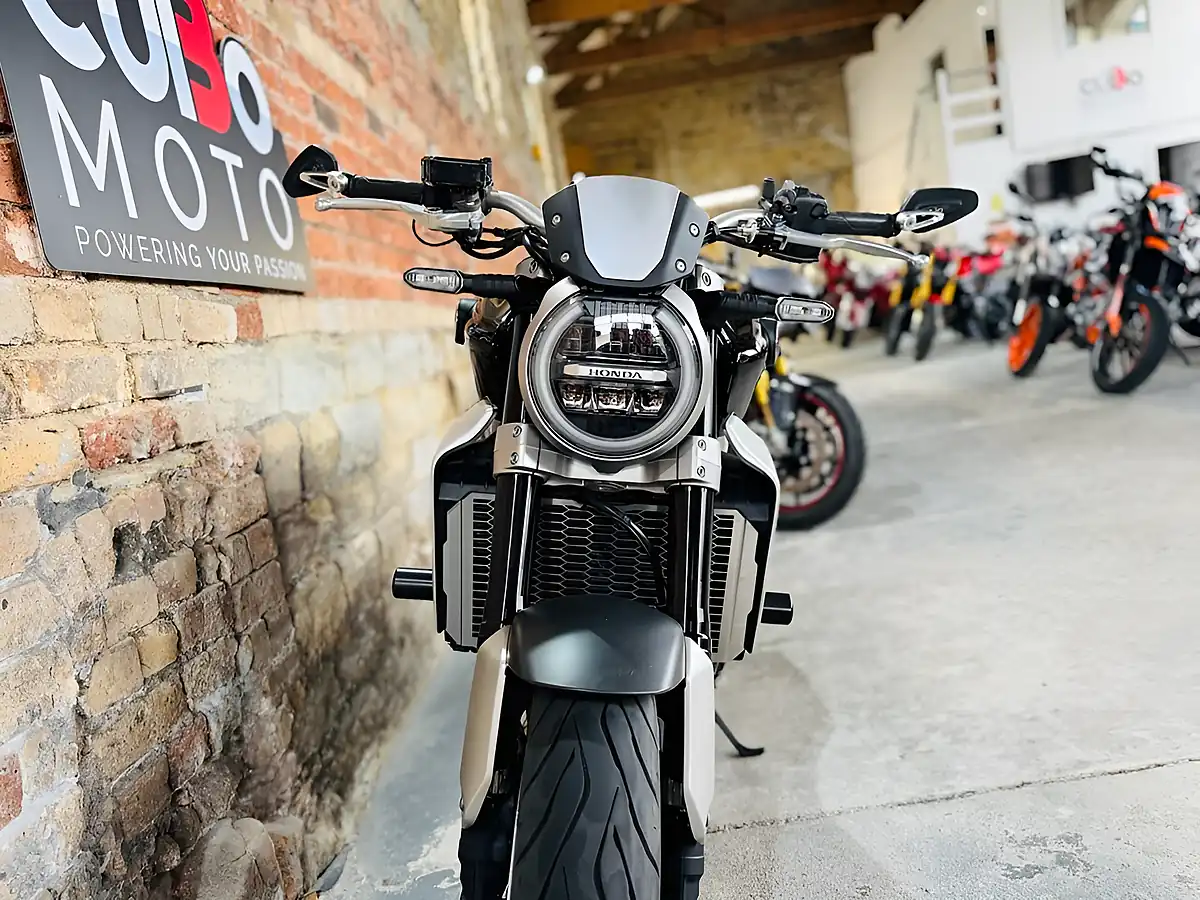 Used 2018 Honda Cb1000r Plus Black - Interior and Exterior details 19