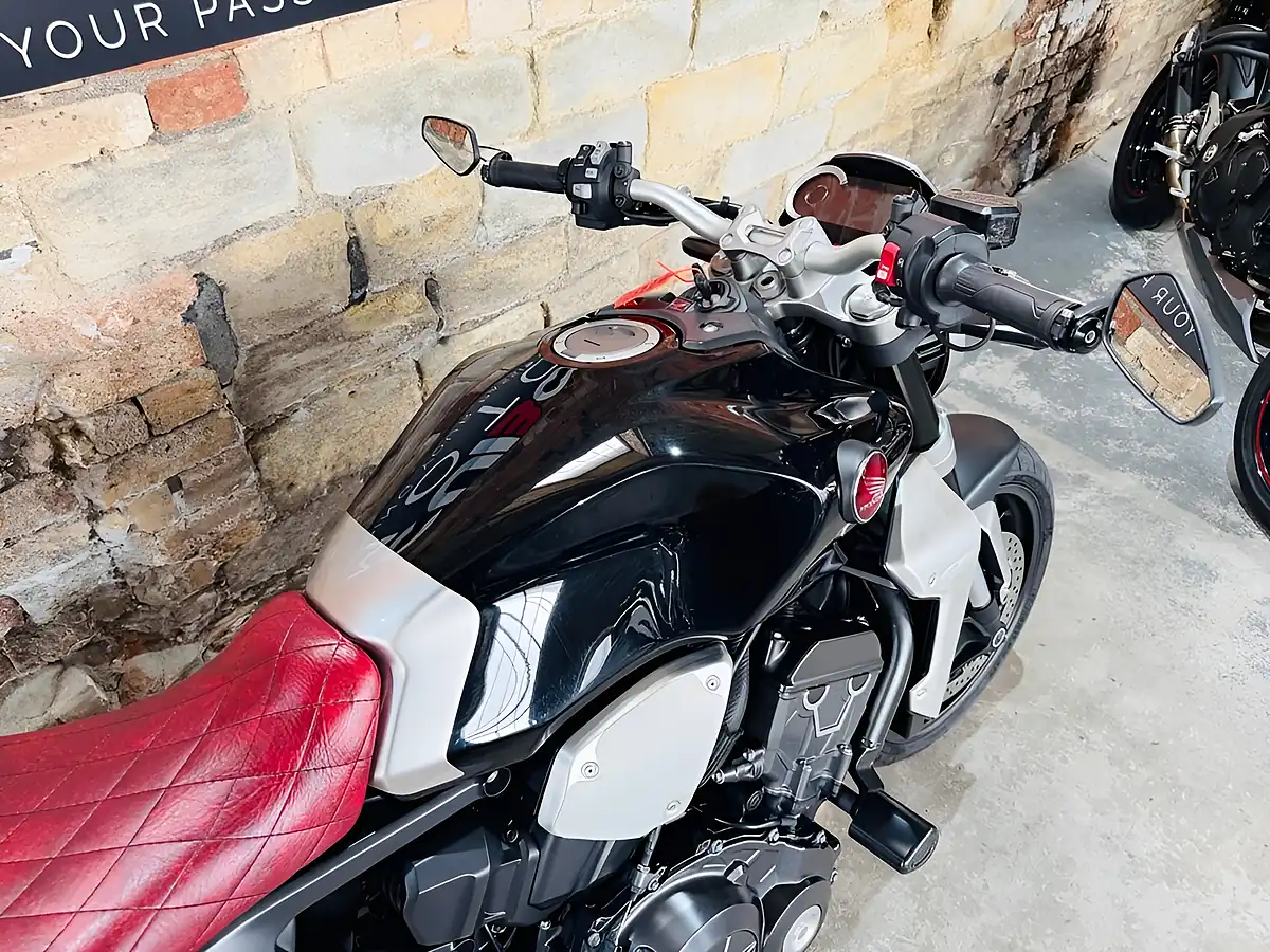 Used 2018 Honda Cb1000r Plus Black - Interior and Exterior details 8