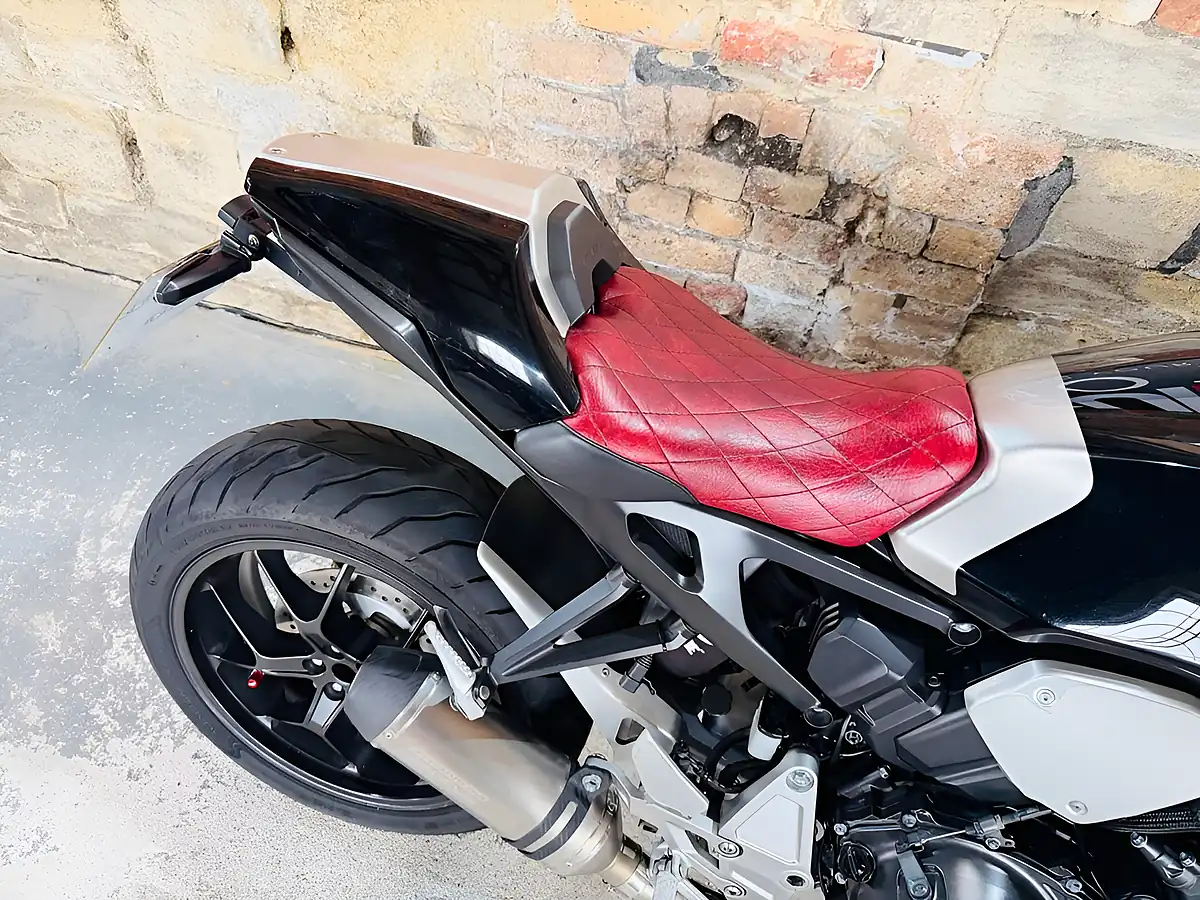 Used 2018 Honda Cb1000r Plus Black - Interior and Exterior details 9