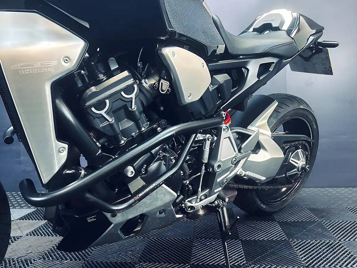 Used 2018 Honda CB1000R Plus Black - Interior and Exterior details 11