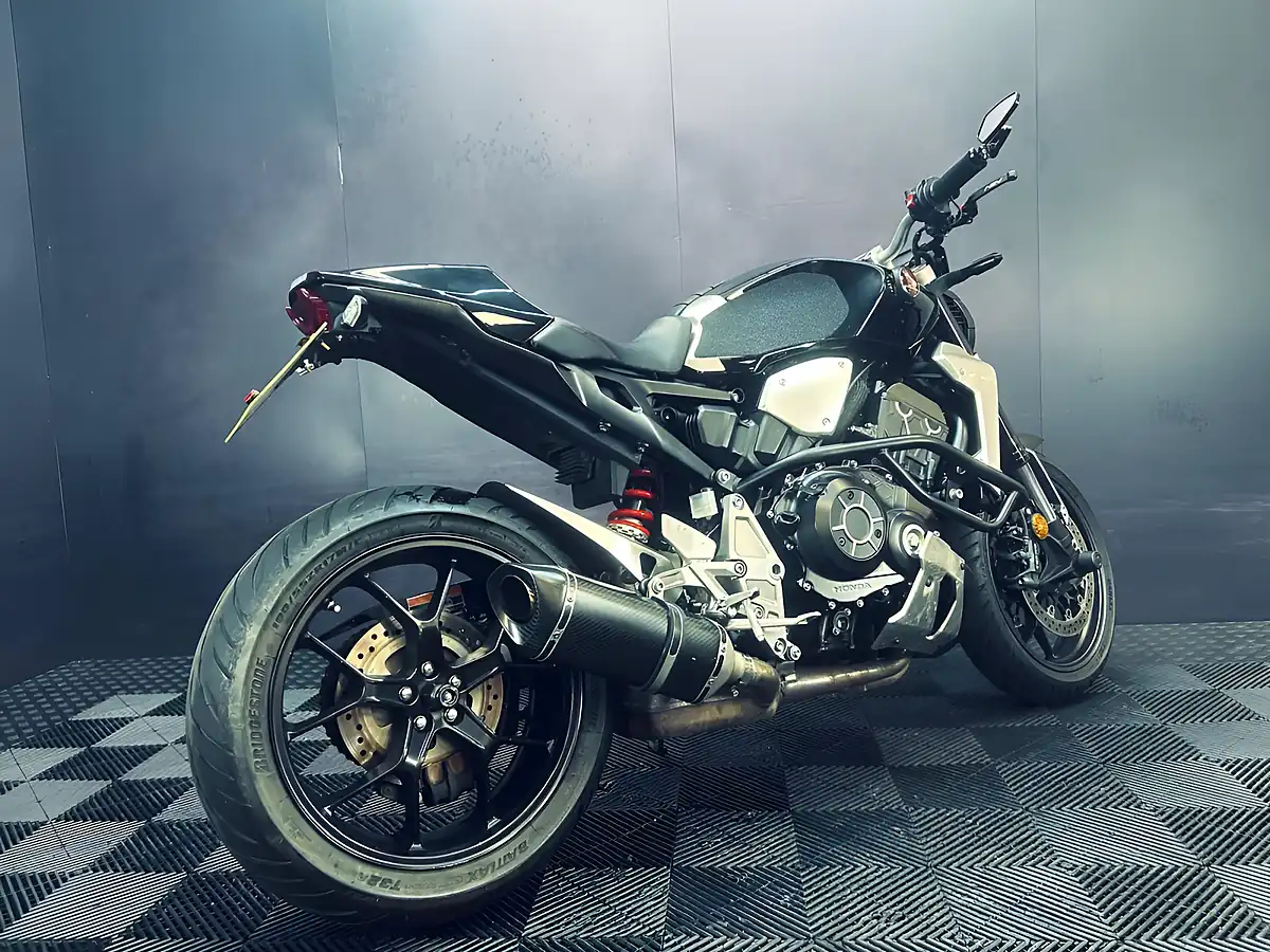 Used 2018 Honda CB1000R Plus Black - Interior and Exterior details 12