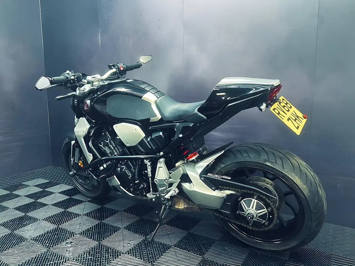 Used 2018 Honda CB1000R Plus Black - Interior and Exterior details 14