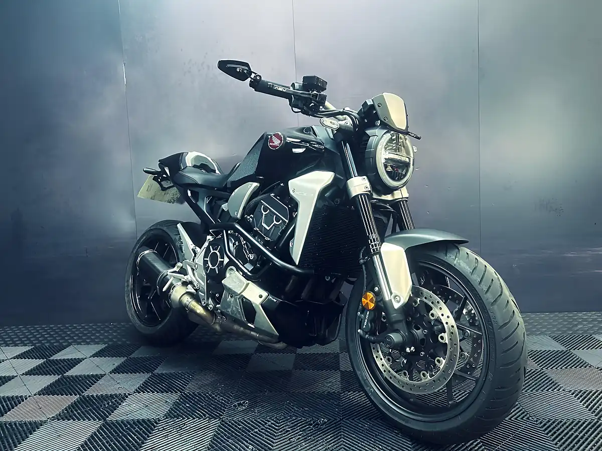 Used 2018 Honda CB1000R Plus Black - Interior and Exterior details 19