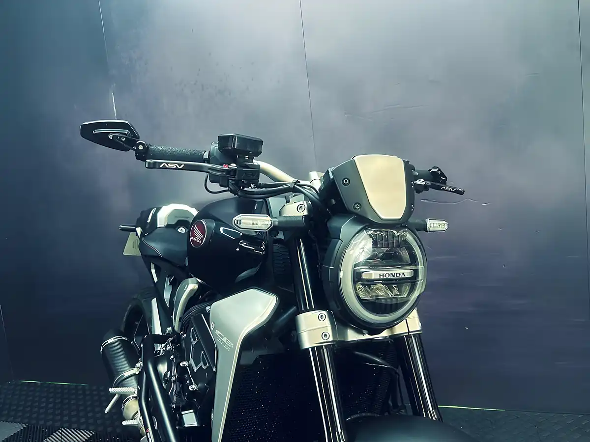 Used 2018 Honda CB1000R Plus Black - Interior and Exterior details 7