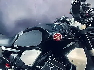 Used 2018 Honda CB1000R Plus Black - Interior and Exterior details 9