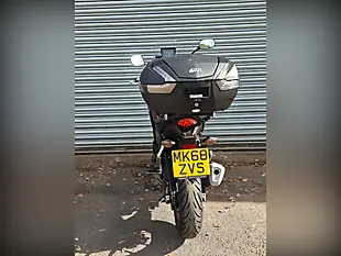 Used 2018 Honda CB500 Red - Interior and Exterior details 9