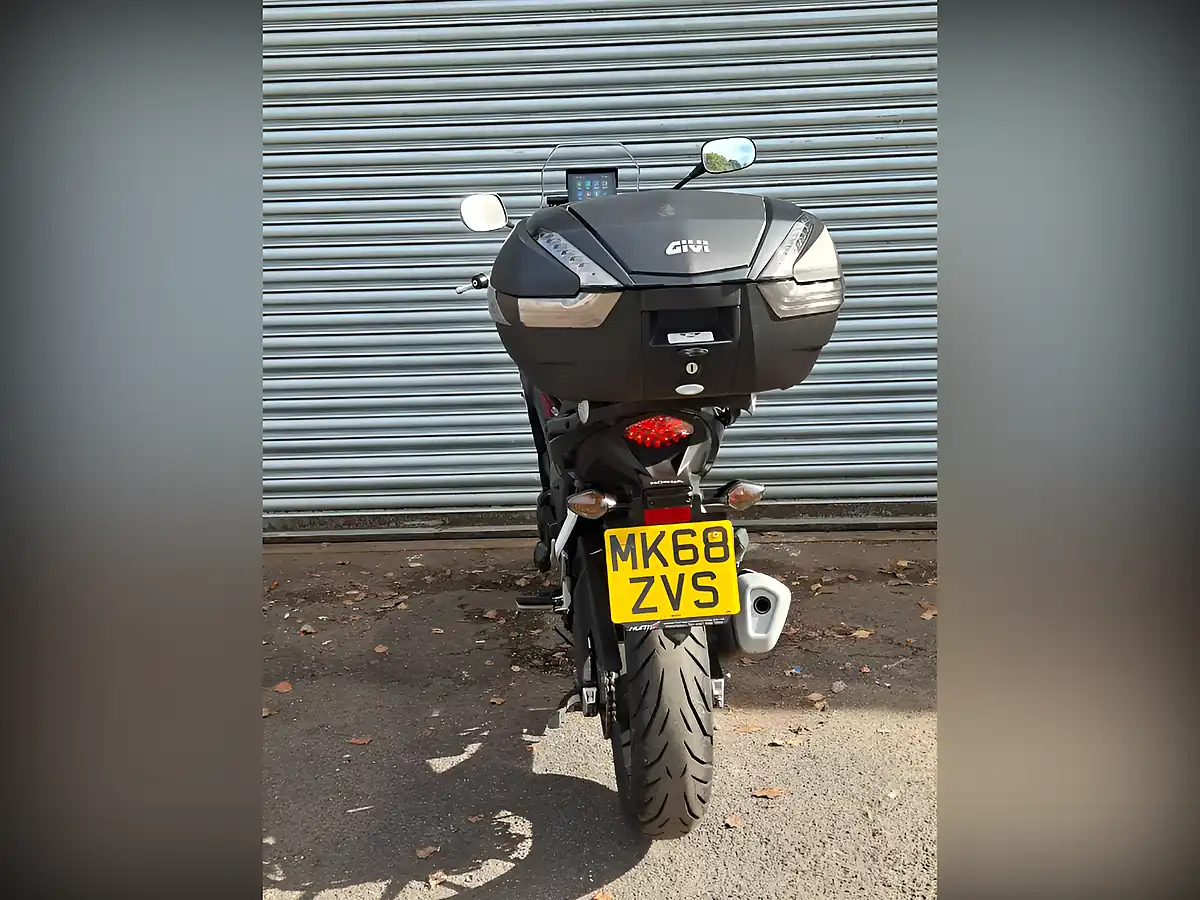 Used 2018 Honda CB500 Red - Interior and Exterior details 9