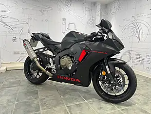 Used 2018 Honda CBR1000RR Fireblade Black - Interior and Exterior details 2