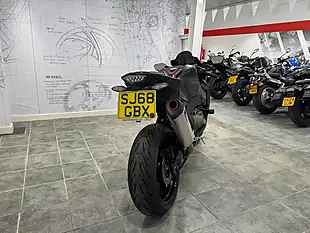 Used 2018 Honda CBR1000RR Fireblade Black - Interior and Exterior details 4