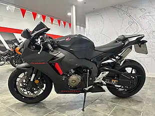 Used 2018 Honda CBR1000RR Fireblade Black - Interior and Exterior details 5