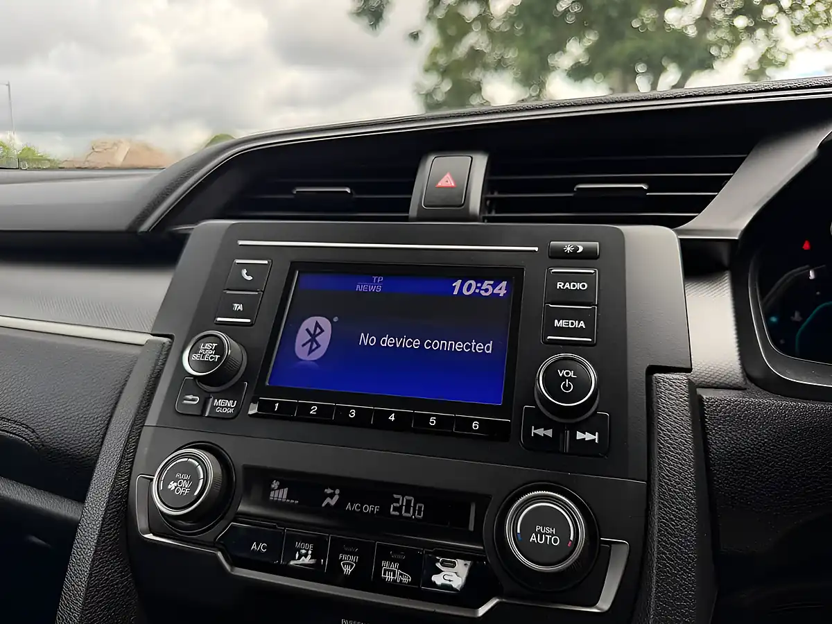 Used 2018 Honda Civic Se Red - Interior and Exterior details 15